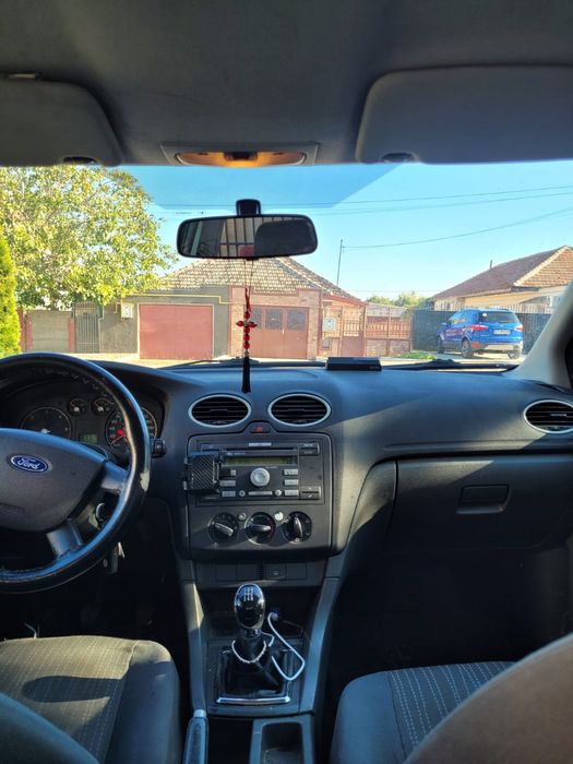 Vând Ford focus 1.6