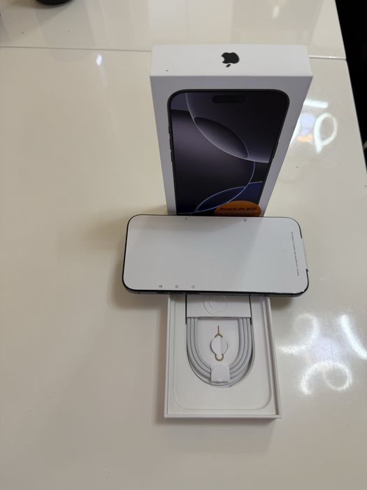De vanzare iPhone 16 Pro Max 256 Gb