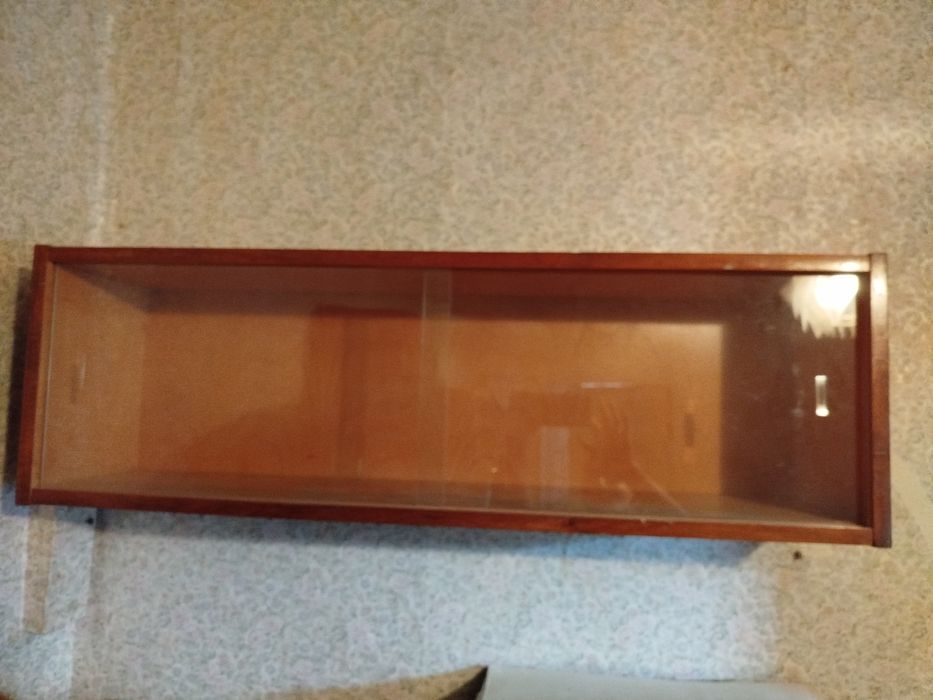 Книжные навесные полки производства СССР.