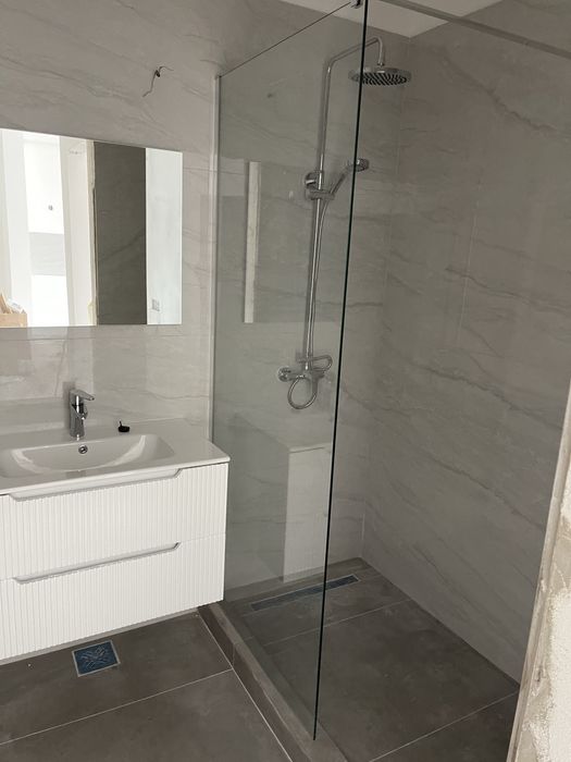 Renovari , echipari  bai , instalatii sanitare