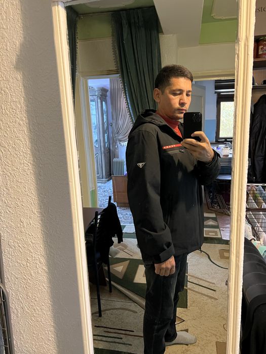 Kurtka Prada. Sifati zo’r. Erkaklar uchun