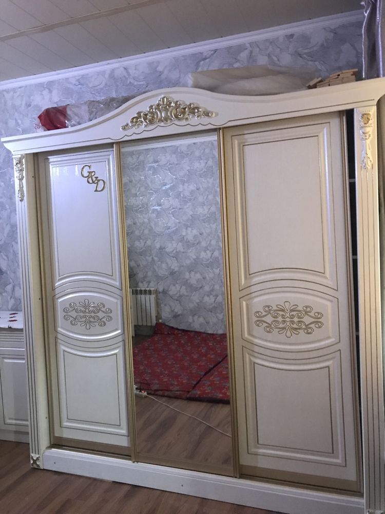 Спальная продаётся очень в хорошем состоянии