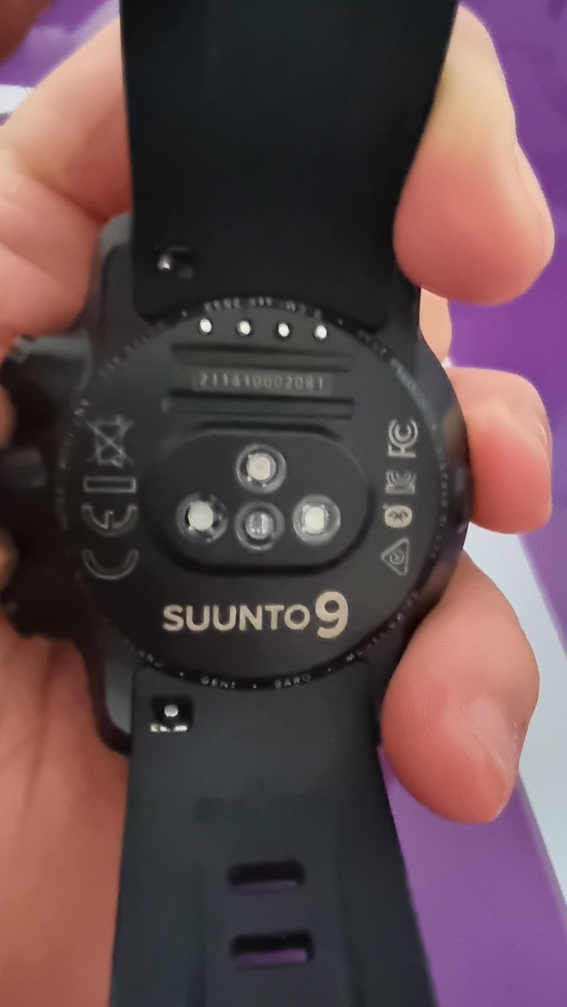 Suunto 9 baro saphire la cutie, cu 5 bratari
