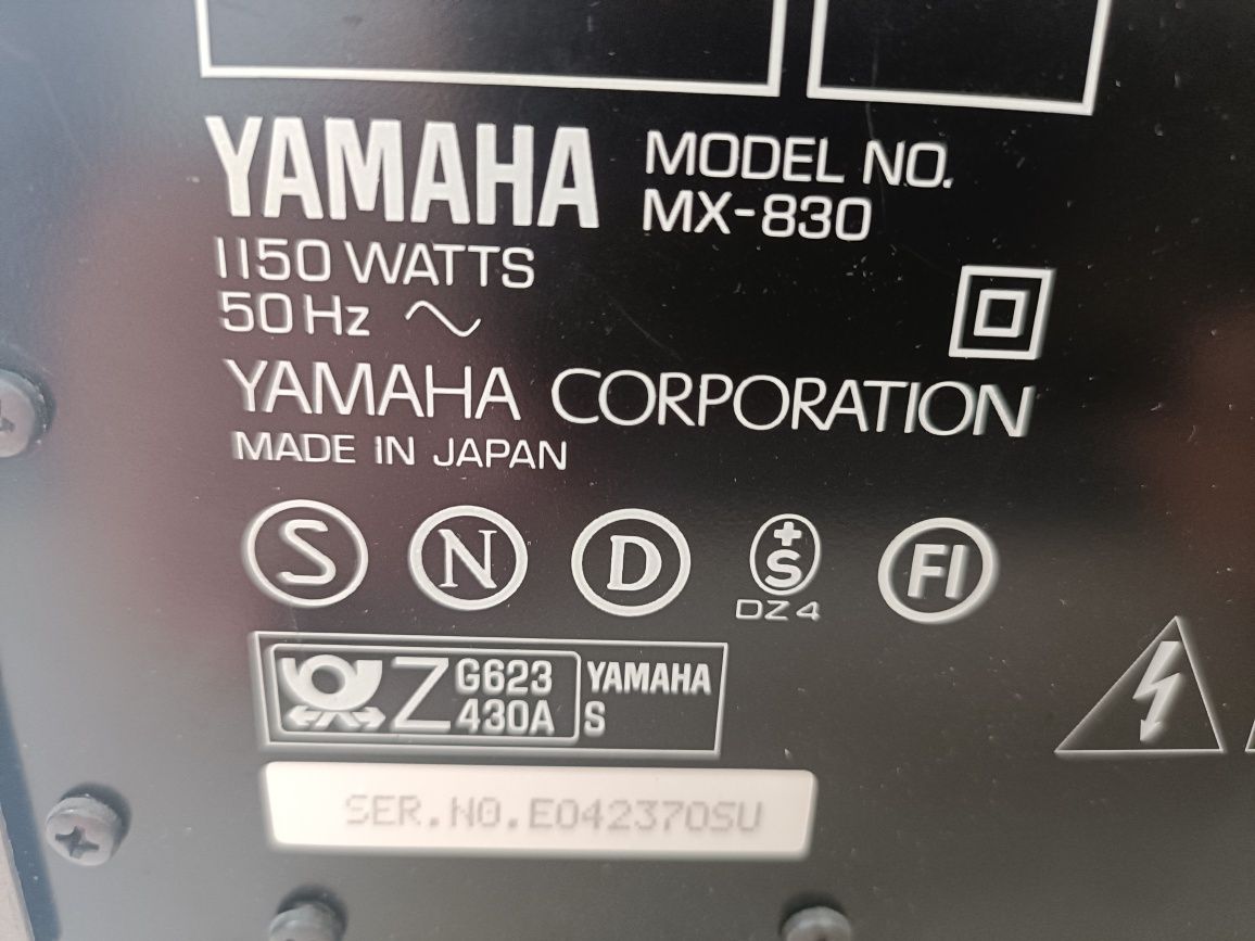 Yamaha MX 830 + Yamaha CX 830 amplificator stereo + preamplificator