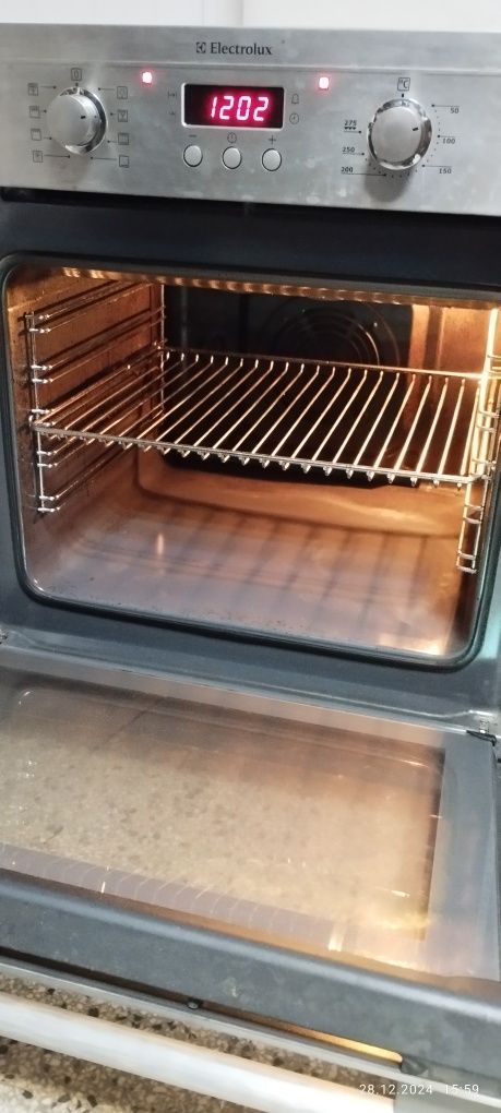 Фурна за вграждане ELECTROLUX