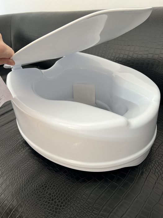 Продам насадку на унитаз