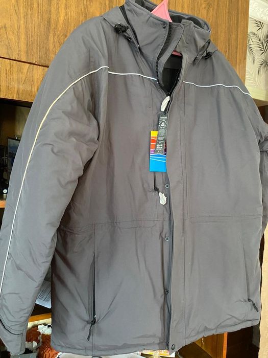 Продам новую мужскую куртку