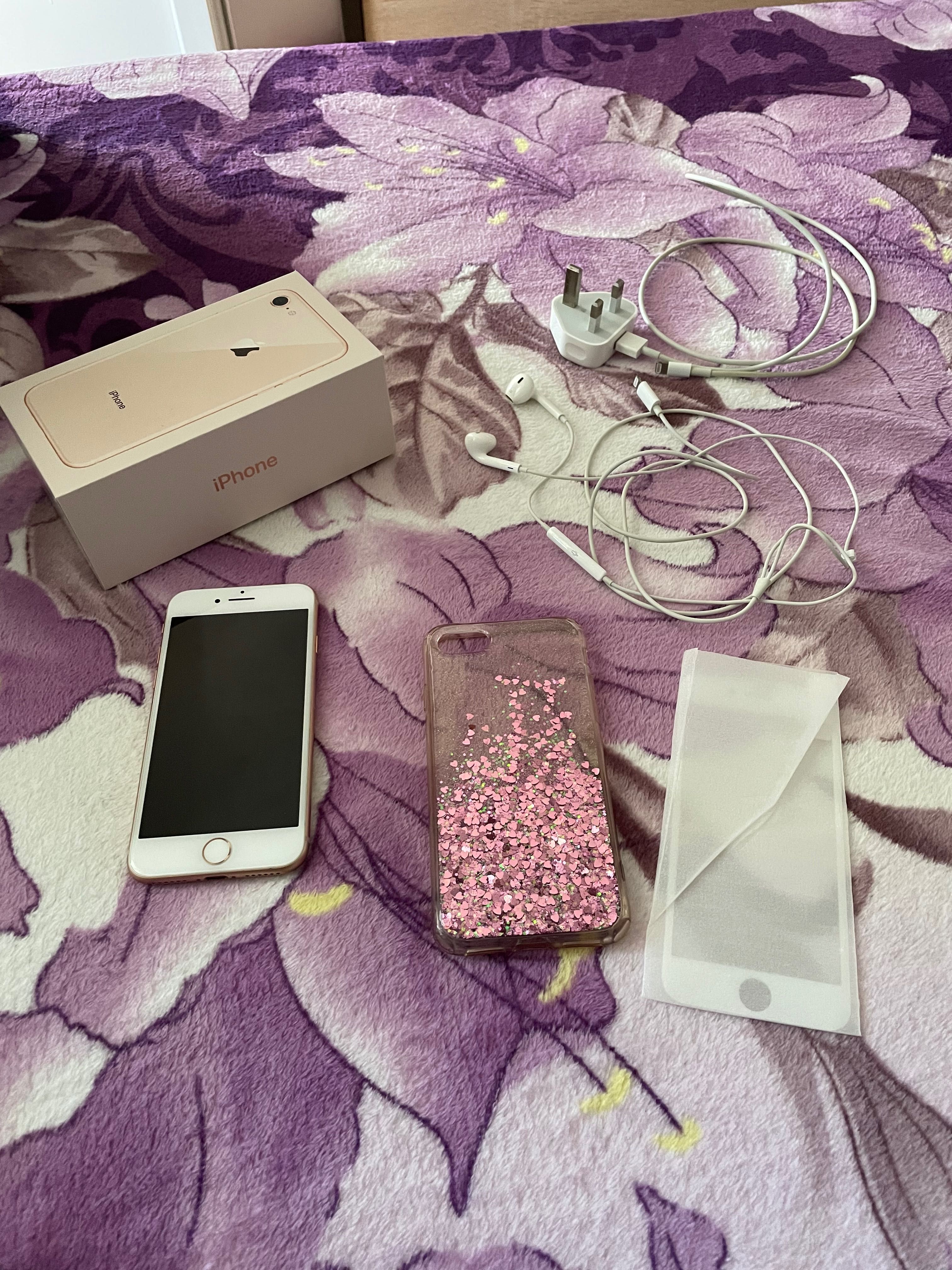 Vand Iphone 8, 64GB, arata impecabil