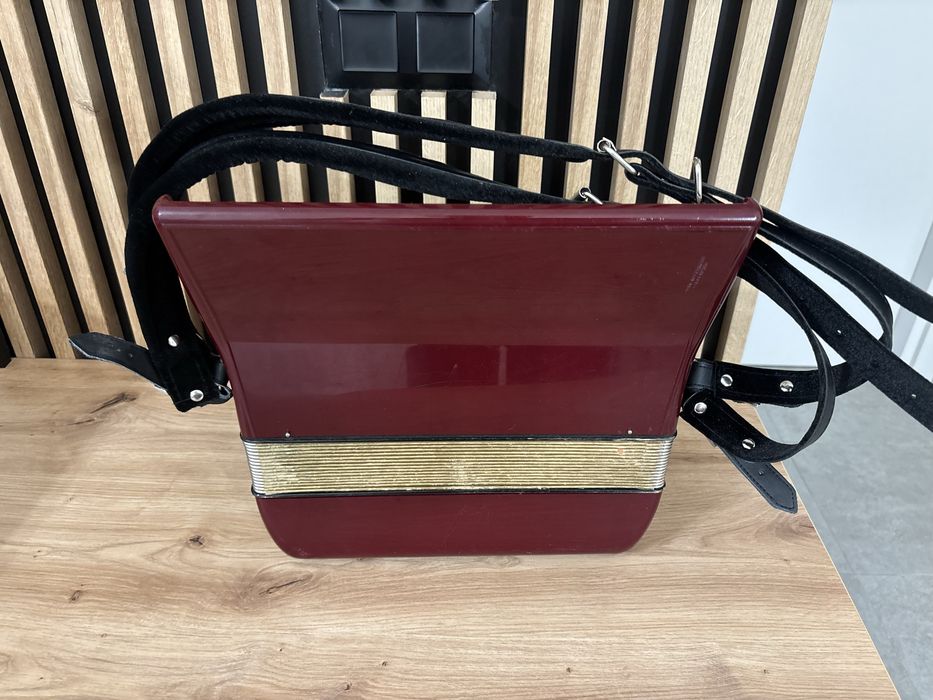 Vand acordeon Hohner Starlet cu 40 de basi