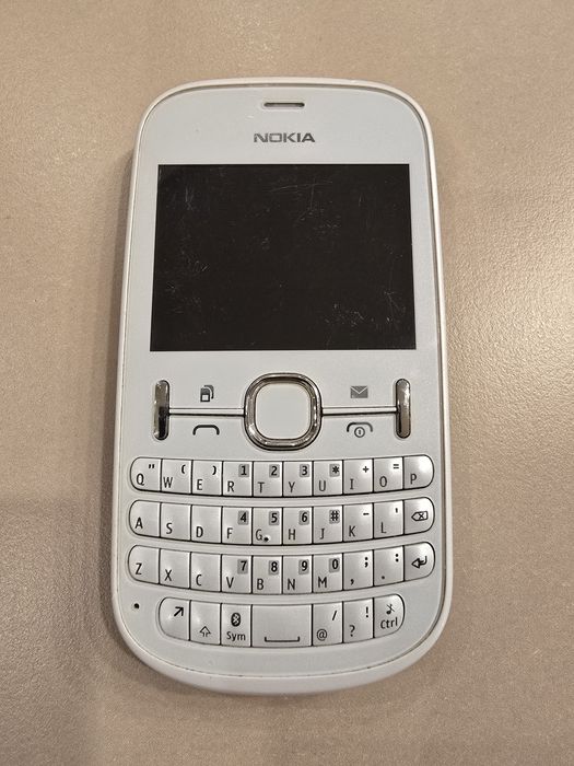 Телефон Nokia Asha 200 Dual SIM