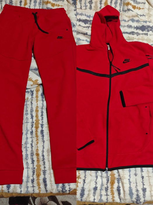Nike tech fleece червен