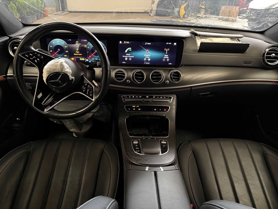 Mercedes E450 berlina avariat