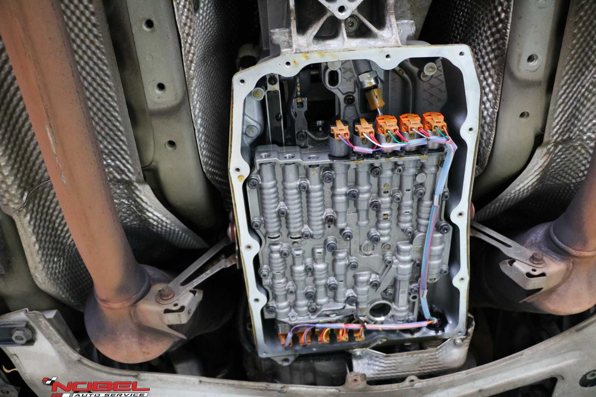 Reparatii motor distributii cutii Range Rover Jaguar Porsche Mercedes