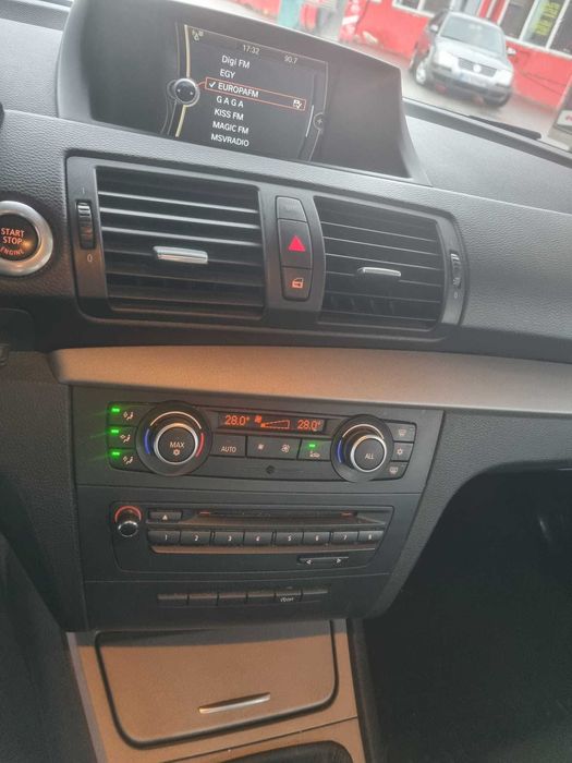 BMW Seria 1 • 2011 • 2.0 benzină • 126.728 km • Pachet M interior