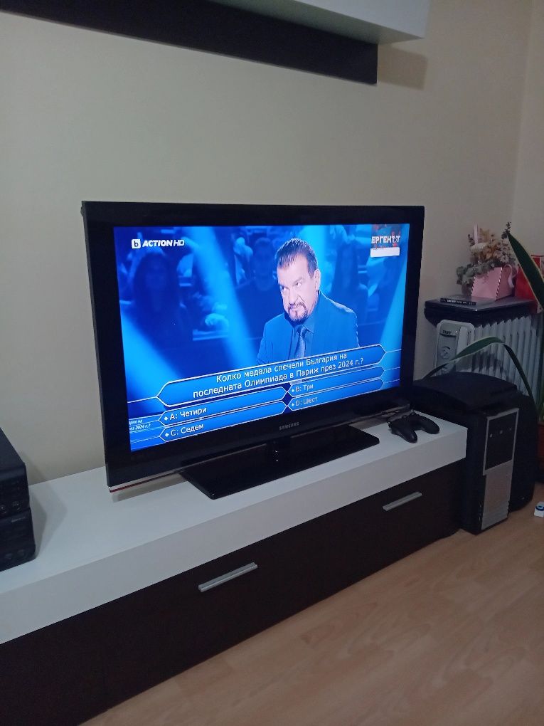 Телевизор SAMSUNG 40"