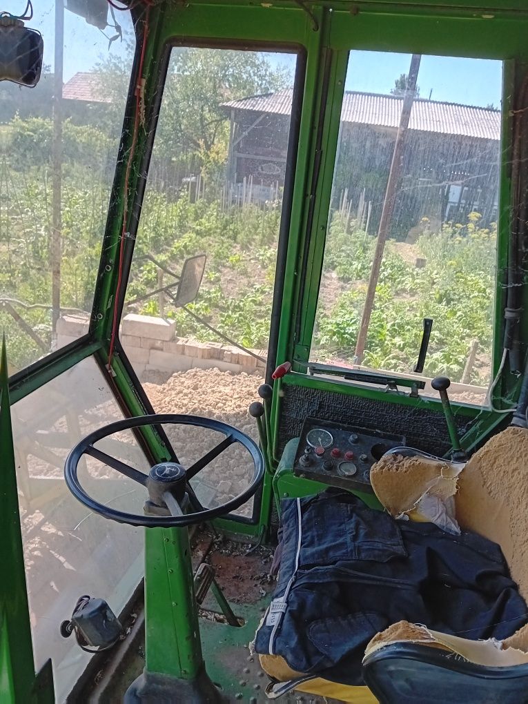 Vând  combină jhondeere