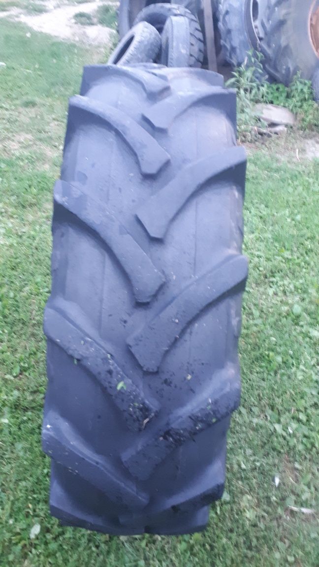 Anvelopa tractor 13,6R24 Pirelli