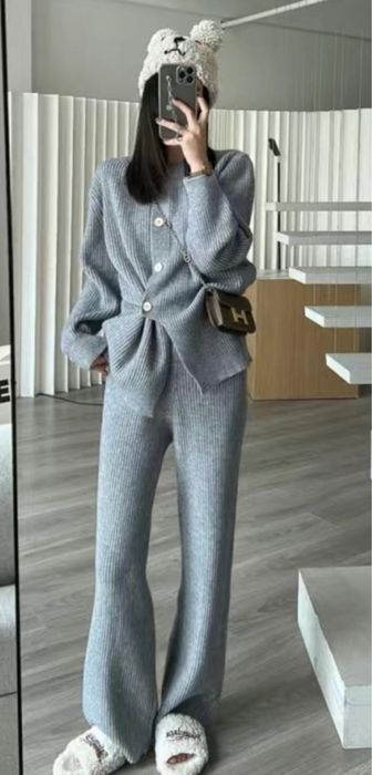 Продам костюм женский