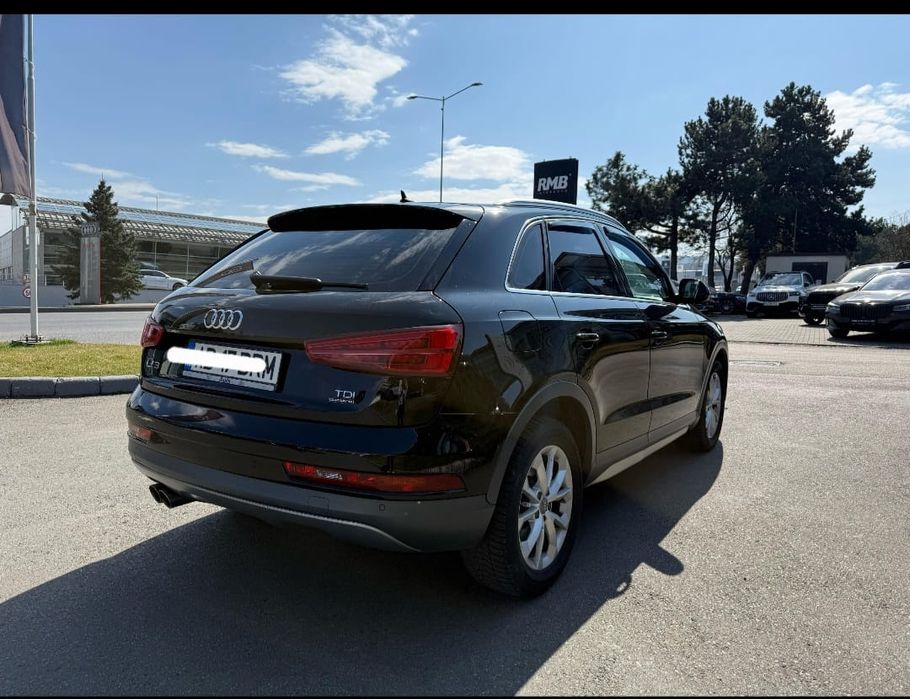 Vând Audi Q3 2017
