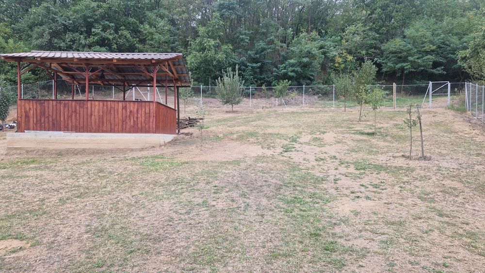 Dezmembrez 1000 mp din 2625mp