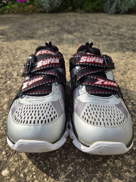 Светещи маратонки Skechers