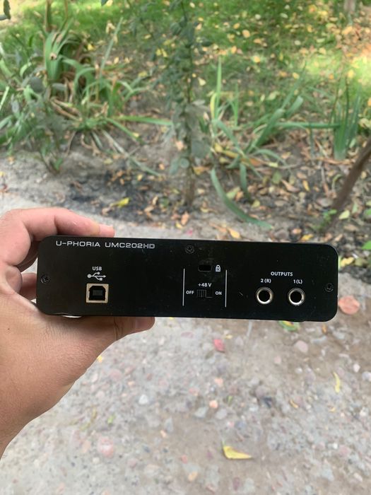 Звуковая карта Behringer U-Phoria UMC202 HD