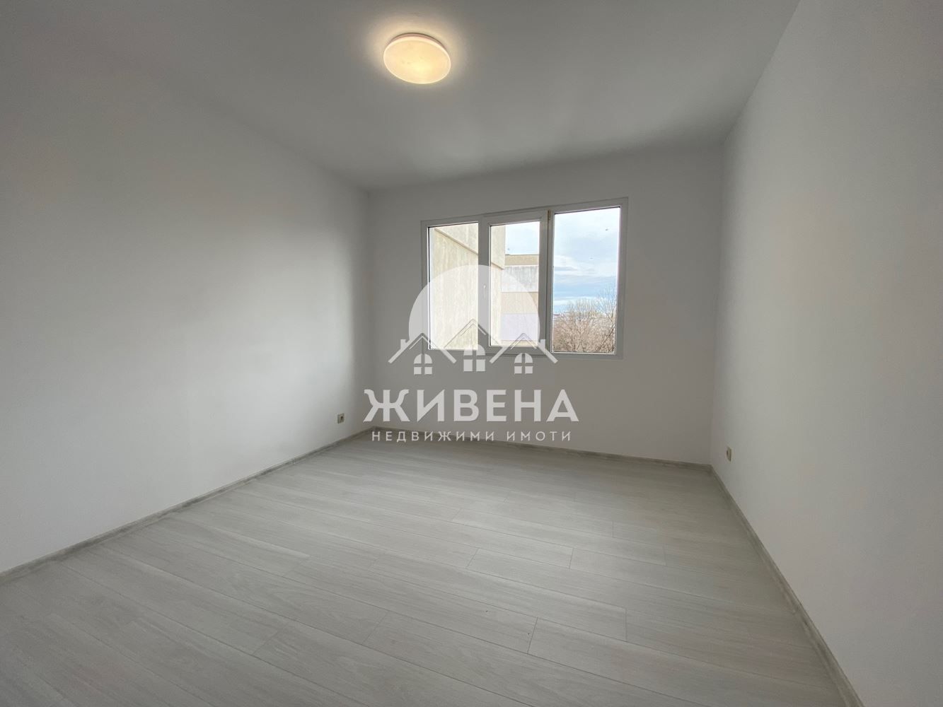 Продавам панелен апартамент, 60 кв.м, кв. Трошево, до бивш Пфое мол
