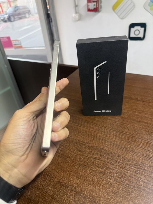 Vand Samsung S25 Ultra 256Gb impecabil Full box