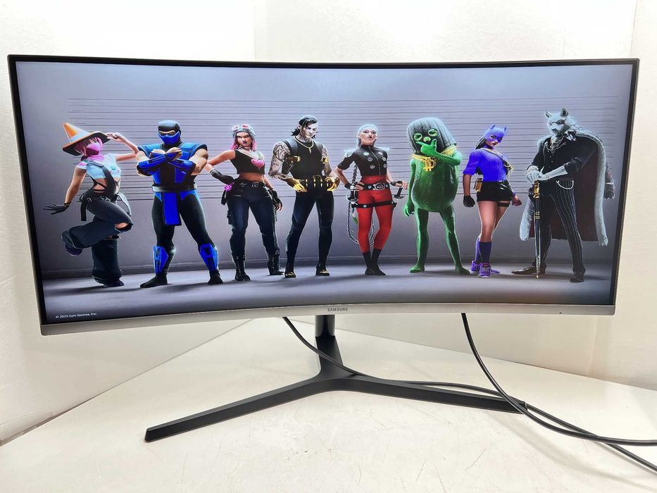 Монитор  Samsung C34H890WGR 34" UQHD 100 Hz