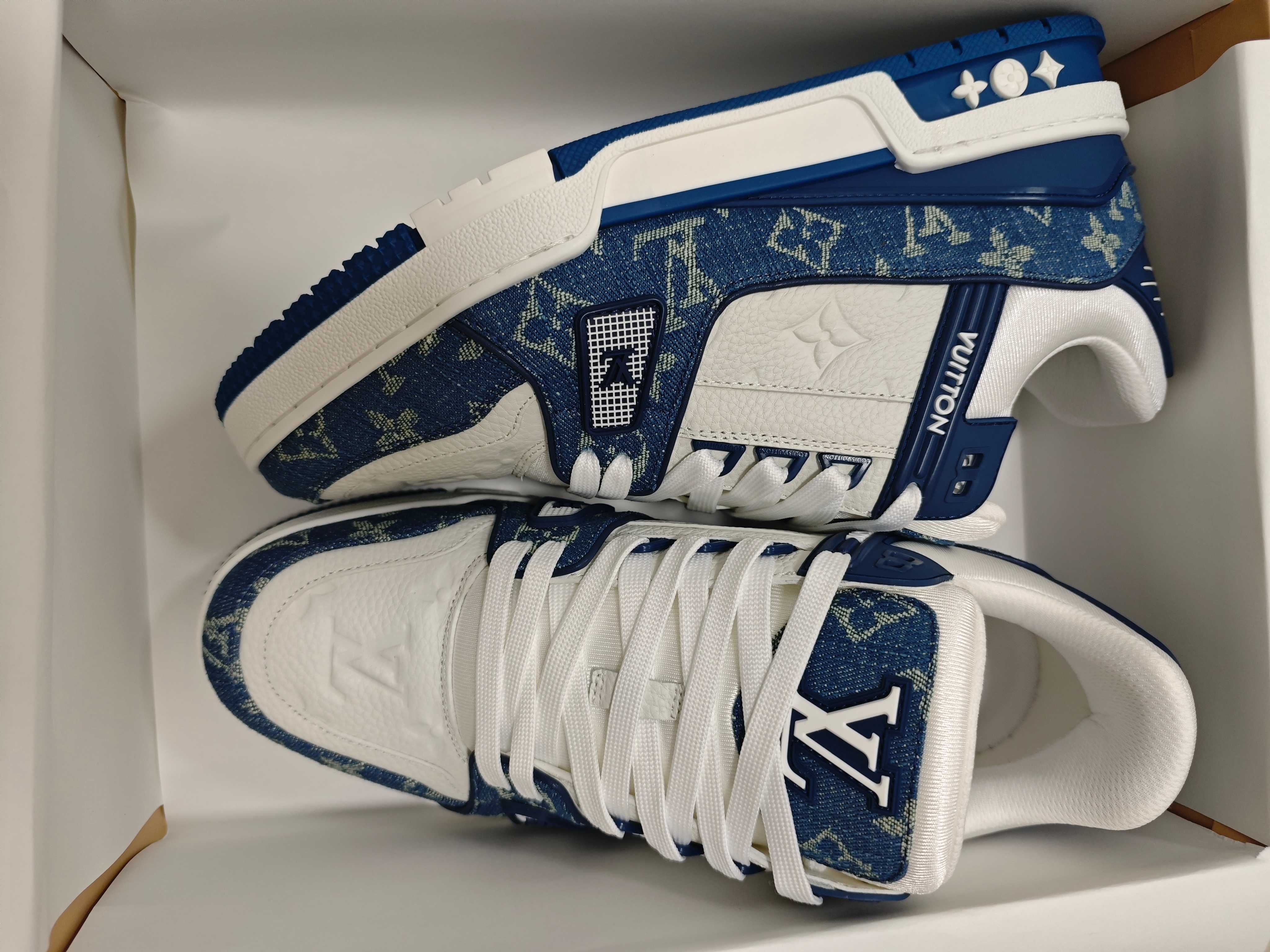 Louis Vuitton Trainer -- Blue & White