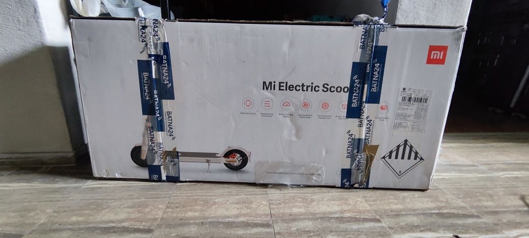 Trotineta electrica Xiaomi Mi Electric Scooter 3, putere motor 300 W