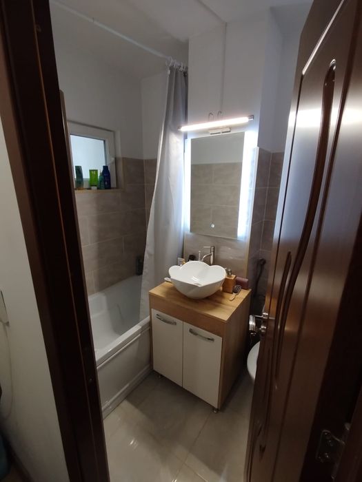 Inchiriez apartament 3 camere zona vest Ploiesti