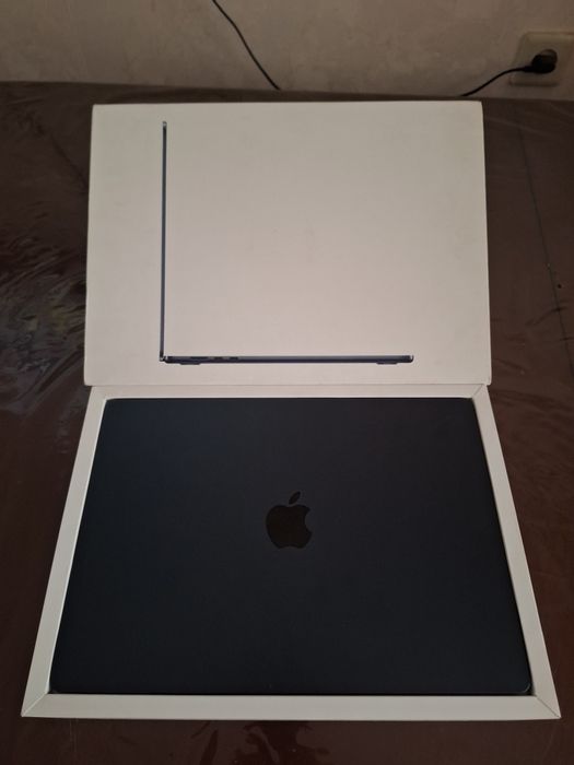 Apple MacBook Air M3 15-inch 16/512GB как новый!