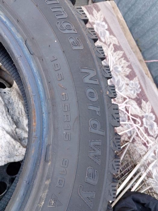 Комплект зимних шин