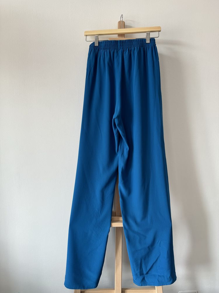 Costum nou, vascoza, Conceptatrois