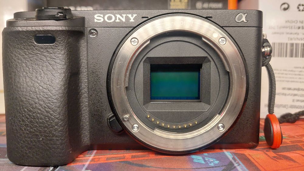 Sony A6400 + 2 обектива + 2 Батерии (5600+ кадъра)