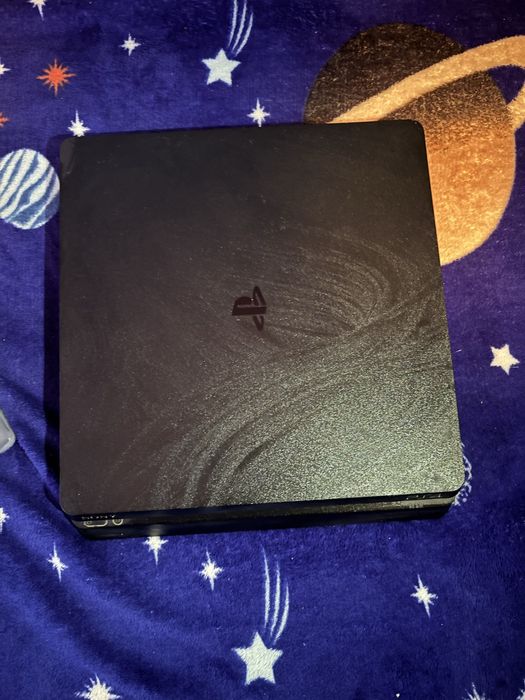 Vand ps4 in stare perfecta