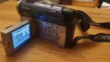 Камера Sony DCR - DVD 200 , 2,5 инча, LCD