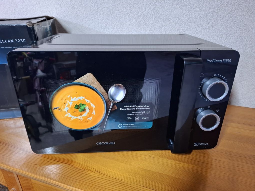 Микровълнова печка Cecotec ProClean 3030,700 W, 20л,6нива,таймер,грил.