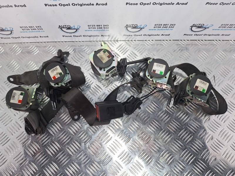 Set centuri siguranta spate Opel Zafira C