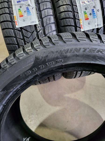 275/40/19//245/45/19 Pirelli Runflat