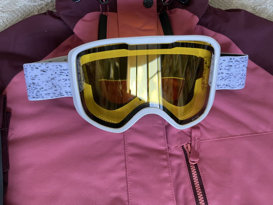 Costum de ski, ochelari si manusi