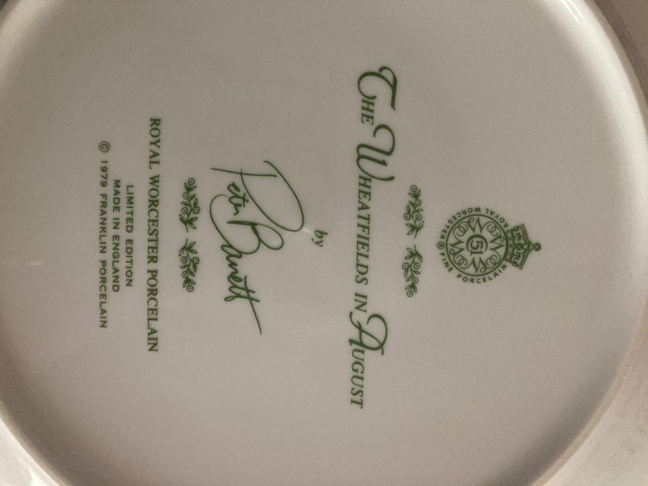 Чинии за основно Royal Worcester Porcelain