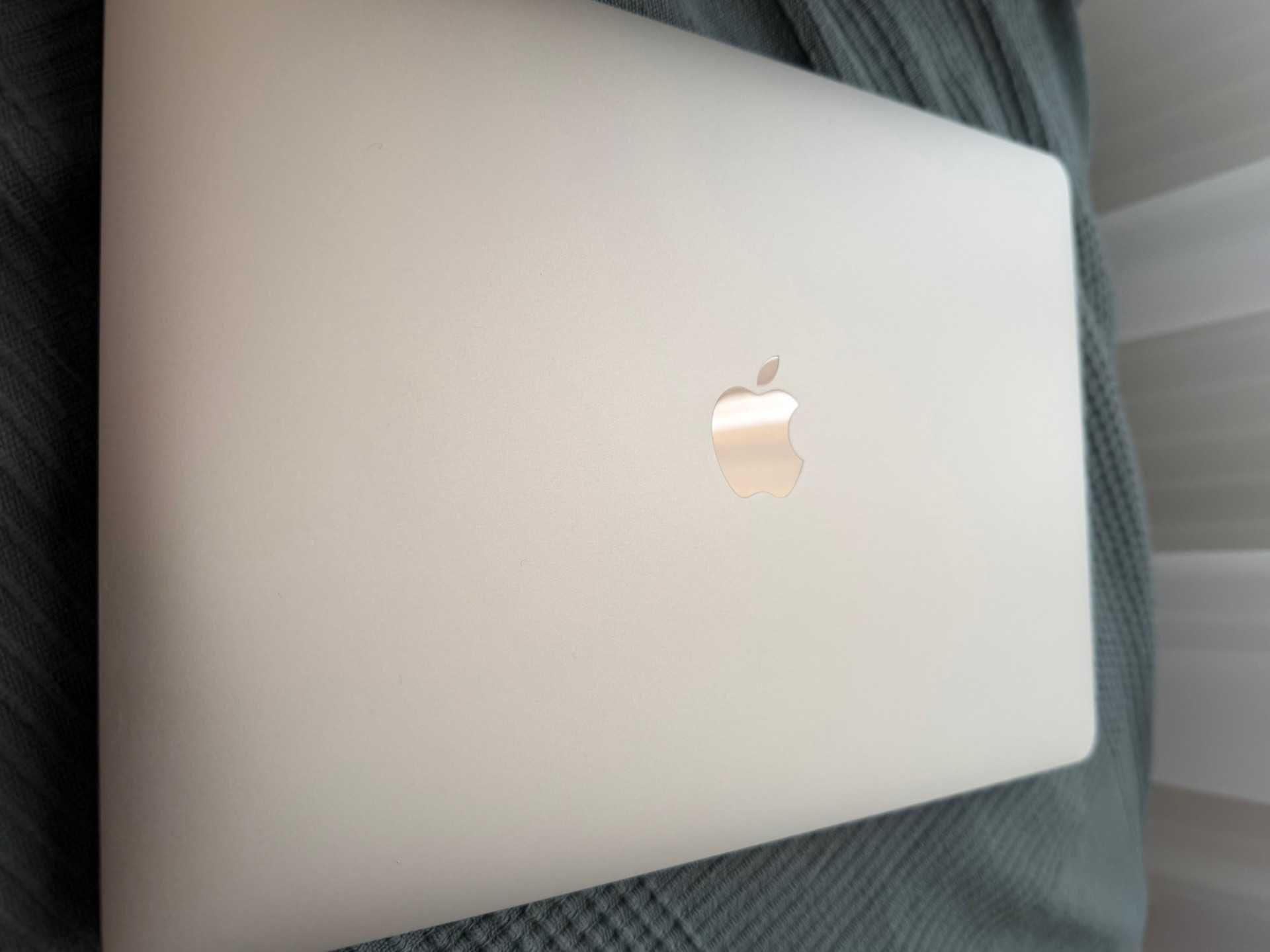 Vand MacBook Pro 2020 Touch Bar, i5, 13", RAM 16 GB, Hard 500Gb SSD