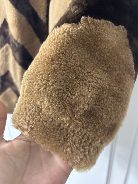 Haina dama din blana de miel