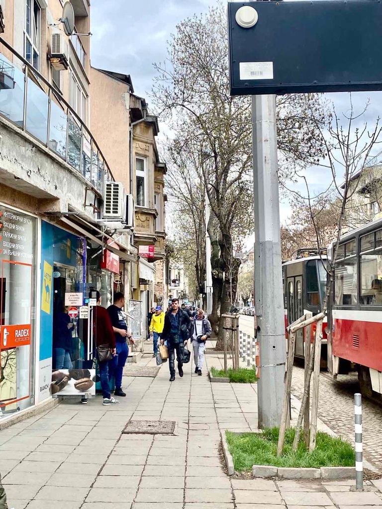Продава се Магазин в София, Център - 70 кв.м за 1886 €/кв.м - Снимка #2