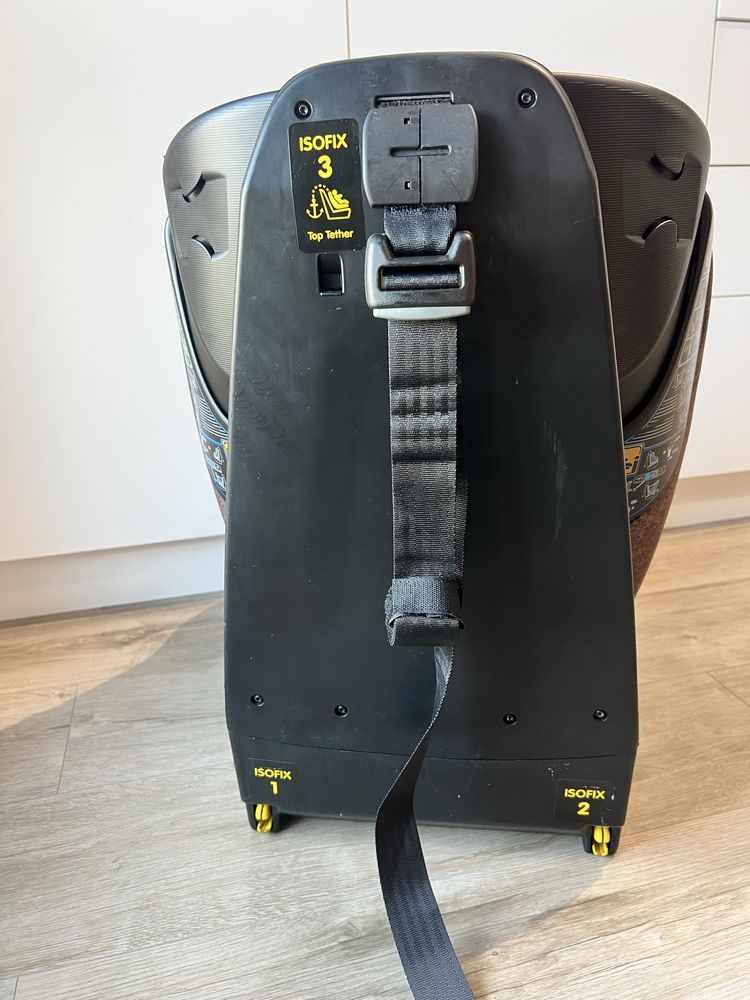 Maxi Cosi - Детско столче за кола AxissFix Nomad Brown