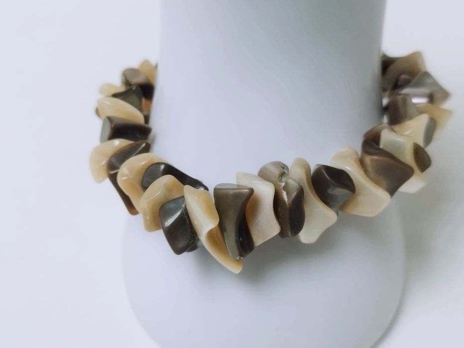 Bratara din scoici naturale cu inchizatoare si zale din argint de 925