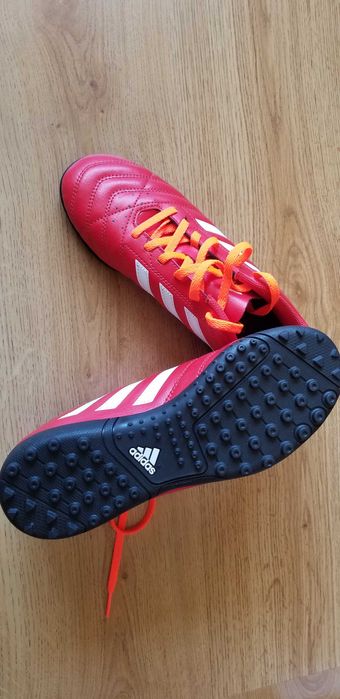 Футболни обувки Adidas (бутонки), номер 38