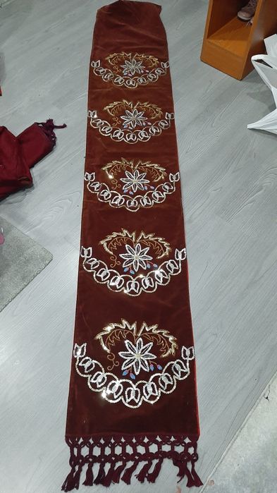 fața de masa si draperii din catifea cu paiete